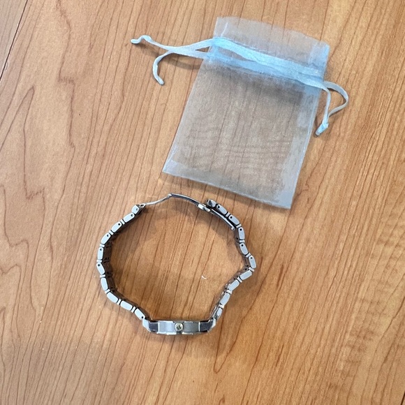 Burberry women’s watch - Picture 6 of 7